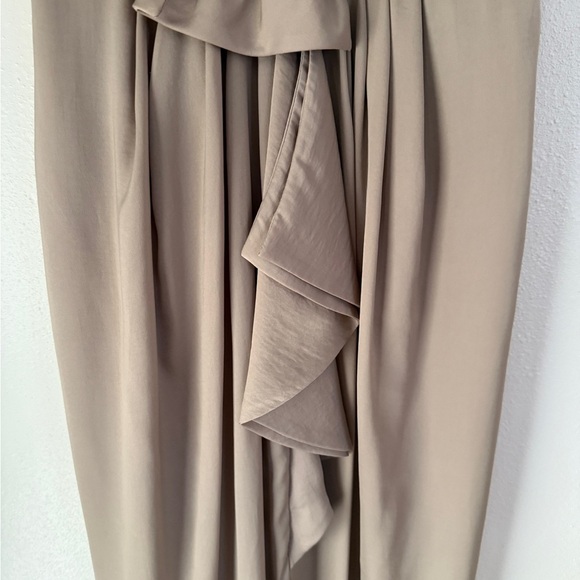 BCBG MAXAZRIA  One Shoulder Bridal Wedding  Dress SIZE 6 Taupe - Picture 11 of 13